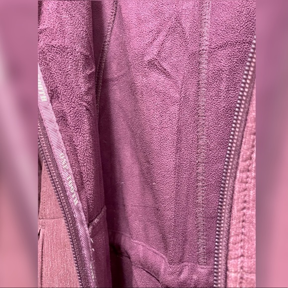 Mid length light weight winter coat - Picture 5 of 7